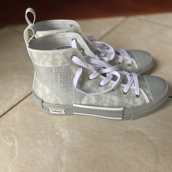 Only worn once! - Picture 3 of 6